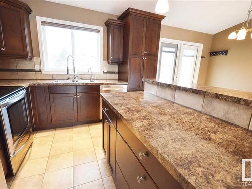 4801 49 Street, Glendon, AB - Indoor Photo Showing Kitchen With Double Sink