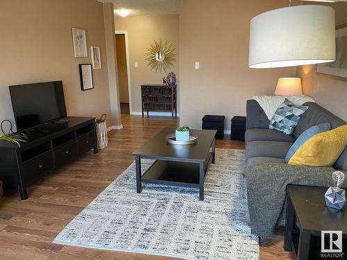 204 10939 109 Street, Edmonton, AB - Indoor Photo Showing Living Room