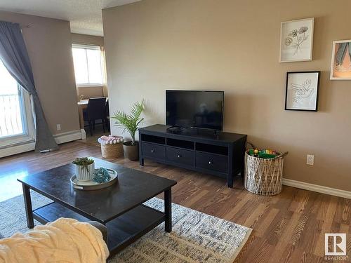 204 10939 109 Street, Edmonton, AB - Indoor Photo Showing Living Room