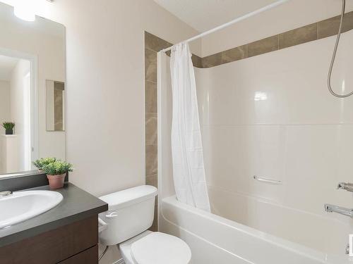 483 Orchards Boulevard, Edmonton, AB - Indoor Photo Showing Bathroom