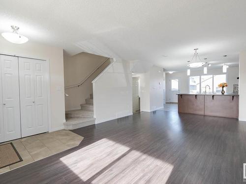 483 Orchards Boulevard, Edmonton, AB - Indoor