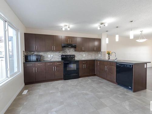 483 Orchards Boulevard, Edmonton, AB - Indoor Photo Showing Kitchen