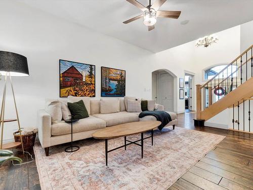 58 Greenfield Crescent, Fort Saskatchewan, AB - Indoor Photo Showing Living Room