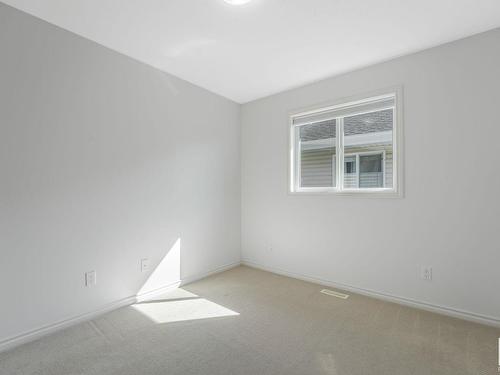 581 Mcdonough Way, Edmonton, AB - Indoor Photo Showing Other Room