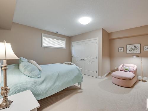 925 Hollingsworth Bend, Edmonton, AB - Indoor Photo Showing Bedroom