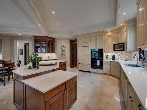 925 Hollingsworth Bend, Edmonton, AB - Indoor Photo Showing Kitchen