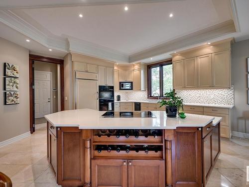 925 Hollingsworth Bend, Edmonton, AB - Indoor Photo Showing Kitchen