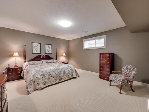 925 Hollingsworth Bend, Edmonton, AB - Indoor Photo Showing Bedroom