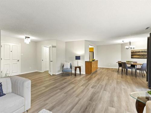 309 14810 51 Avenue, Edmonton, AB - Indoor Photo Showing Living Room