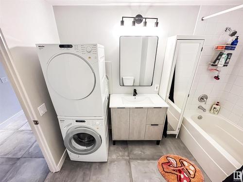 208 10309 107 Street, Edmonton, AB - Indoor Photo Showing Laundry Room