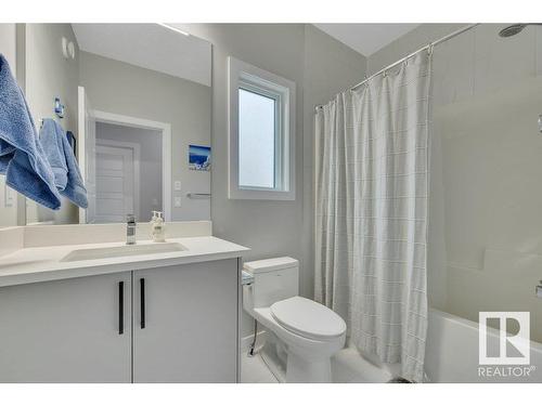 16007 34 Avenue, Edmonton, AB - Indoor Photo Showing Bathroom