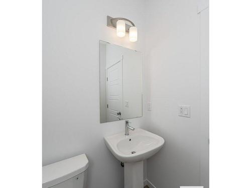 3987 Wren Loop, Edmonton, AB - Indoor Photo Showing Bathroom