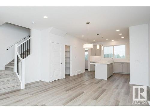 3987 Wren Loop, Edmonton, AB - Indoor Photo Showing Kitchen