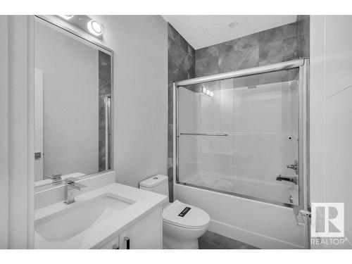 10219 151 Street, Edmonton, AB - Indoor Photo Showing Bathroom