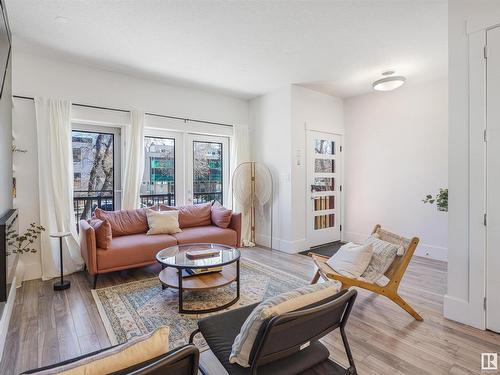 10426 126 Street, Edmonton, AB - Indoor Photo Showing Living Room