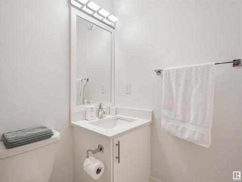 10426 126 Street, Edmonton, AB - Indoor Photo Showing Bathroom