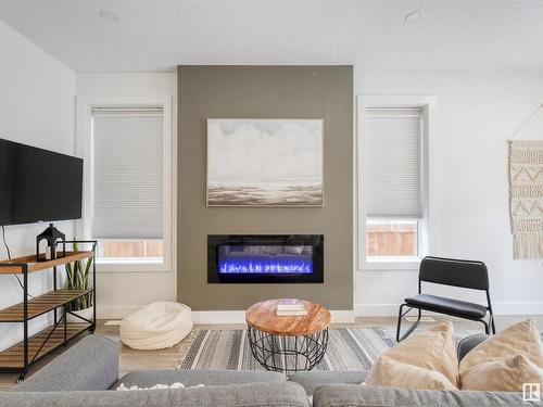 10426 126 Street, Edmonton, AB - Indoor Photo Showing Living Room