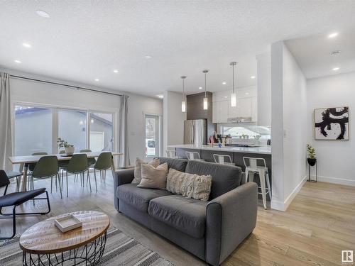 10426 126 Street, Edmonton, AB - Indoor Photo Showing Living Room