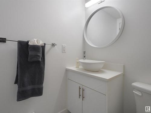 10426 126 Street, Edmonton, AB - Indoor Photo Showing Bathroom