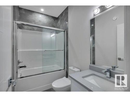 10221 151 Street, Edmonton, AB - Indoor Photo Showing Bathroom