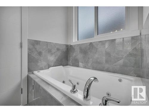 10221 151 Street, Edmonton, AB - Indoor Photo Showing Bathroom