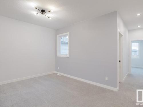 696 Astoria Way, Devon, AB - Indoor Photo Showing Other Room