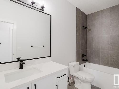 696 Astoria Way, Devon, AB - Indoor Photo Showing Bathroom