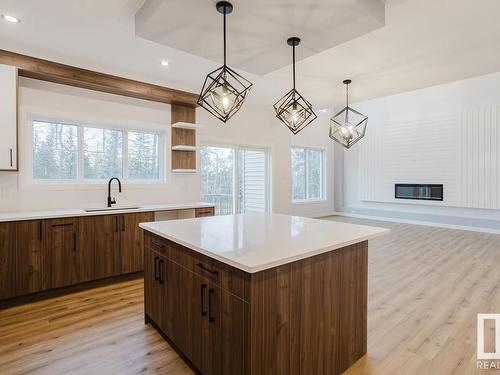 696 Astoria Way, Devon, AB - Indoor Photo Showing Kitchen