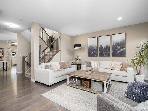 29 Garneau Gate, Spruce Grove, AB - Indoor Photo Showing Living Room