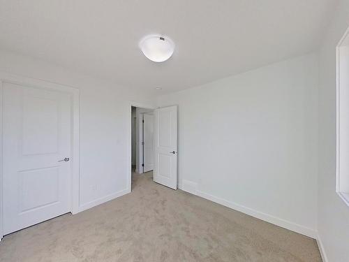 432 29 Street, Edmonton, AB - Indoor Photo Showing Other Room