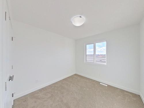 432 29 Street, Edmonton, AB - Indoor Photo Showing Other Room