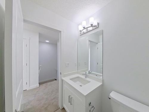 432 29 Street, Edmonton, AB - Indoor Photo Showing Bathroom