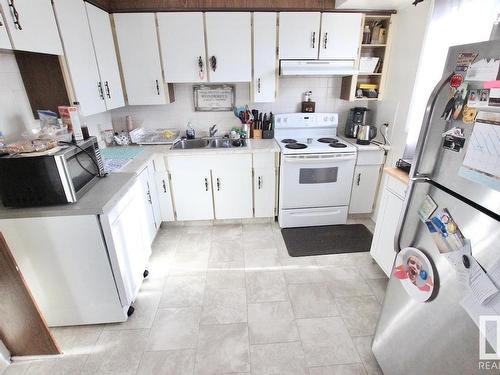 5618 53 Avenue, St. Paul Town, AB - Indoor Photo Showing Kitchen