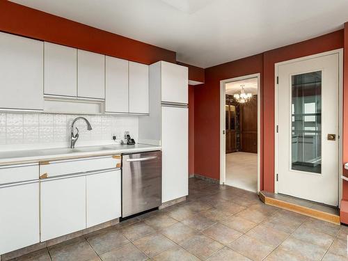 1901 9929 Saskatchewan Drive, Edmonton, AB - Indoor Photo Showing Kitchen