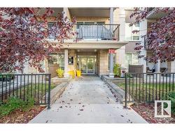 #302 9907 91 AV NW  Edmonton, AB T6E 2T7