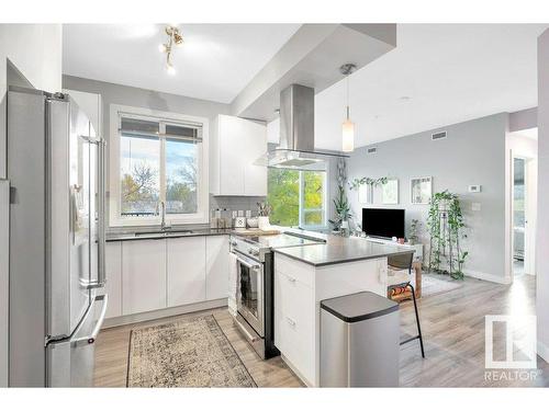 302 9907 91 Avenue, Edmonton, AB - Indoor Photo Showing Kitchen With Upgraded Kitchen