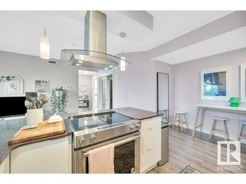 302 9907 91 Avenue, Edmonton, AB - Indoor Photo Showing Kitchen