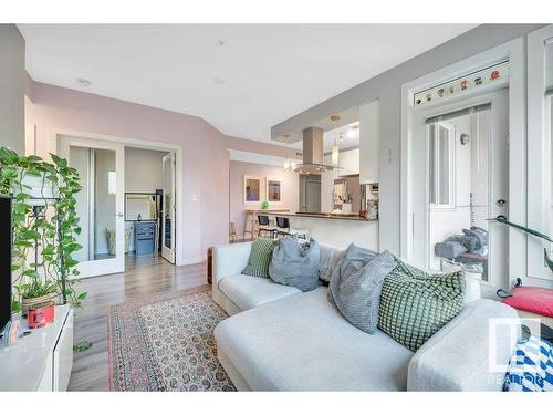 302 9907 91 Avenue, Edmonton, AB - Indoor Photo Showing Living Room