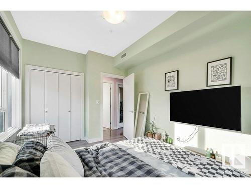 302 9907 91 Avenue, Edmonton, AB - Indoor Photo Showing Bedroom