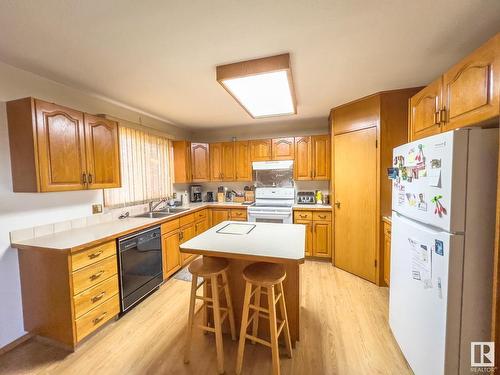 4302 41 Street, Bonnyville Town, AB - Indoor Photo Showing Kitchen With Double Sink