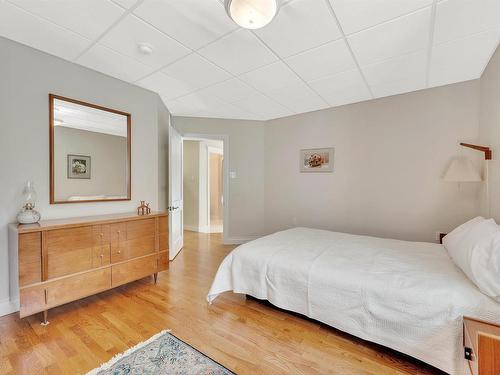 51213 Rr222, Rural Strathcona County, AB - Indoor Photo Showing Bedroom