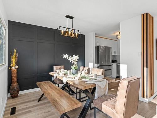 37 Royal Road, Edmonton, AB - Indoor Photo Showing Dining Room