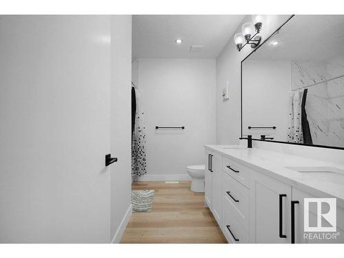 19740 28 Avenue, Edmonton, AB - Indoor Photo Showing Bathroom