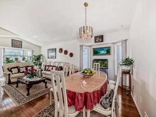 19032 56 Avenue Nw, Edmonton, AB - Indoor Photo Showing Dining Room