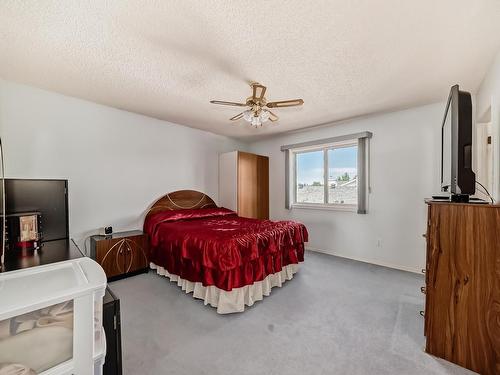 19032 56 Avenue Nw, Edmonton, AB - Indoor Photo Showing Bedroom