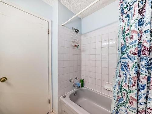 19032 56 Avenue Nw, Edmonton, AB - Indoor Photo Showing Bathroom