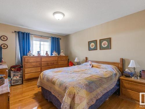 145 4610 50 Avenue, Stony Plain, AB - Indoor Photo Showing Bedroom