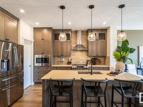 130 Jennifer Crescent, St. Albert, AB - Indoor Photo Showing Kitchen With Upgraded Kitchen