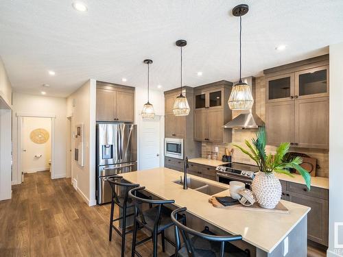 130 Jennifer Crescent, St. Albert, AB - Indoor Photo Showing Kitchen With Double Sink With Upgraded Kitchen