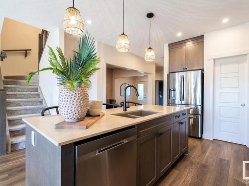 130 Jennifer Crescent, St. Albert, AB - Indoor Photo Showing Kitchen With Double Sink With Upgraded Kitchen